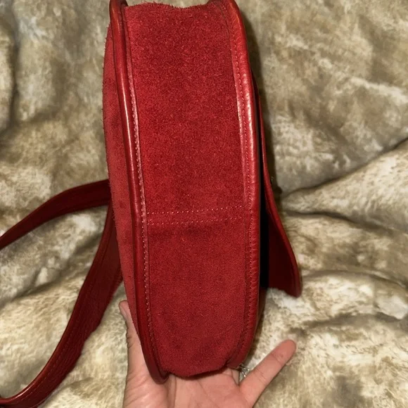 Vintage Coach Berkeley 9014 Saddle Bag Red Crescent Pebble Leather Suede - Picture 6 of 16